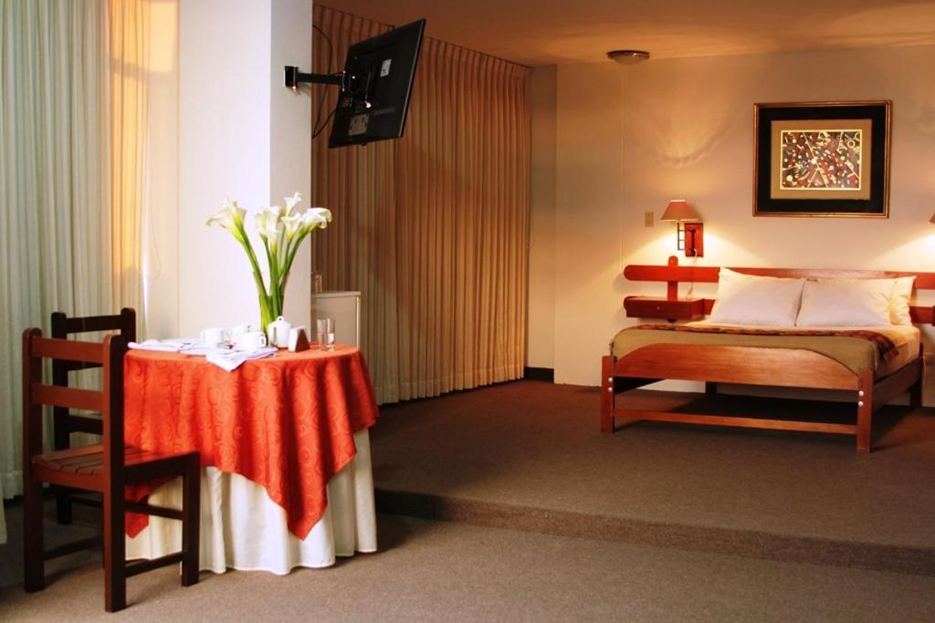 צ'יקלאיו Las Musas Hotel & Casino חדר תמונה